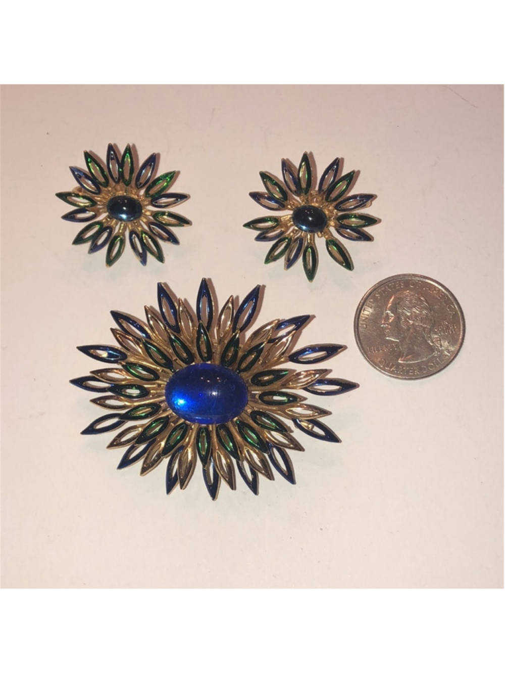 Trifari Crown Gold Tone Blue Cabochon Green Enamel 3D Floral Brooch Earrings Set - Picture 2 of 8